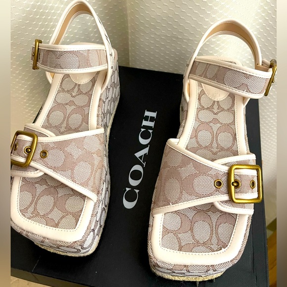 COACH Naomi Jacqrd Flatfor size 9B platform shoe in stone/chalk - Picture 5 of 11